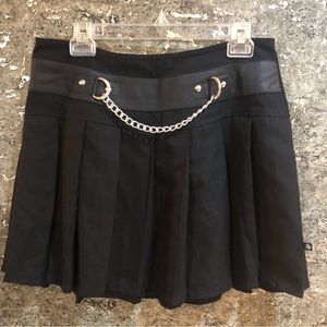 Rocking pleated Skirt!